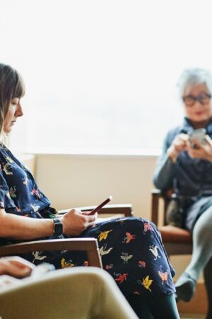 IVG : 50 ans après la loi Veil, la liberté d’avorter fait encore face à des obstacles en France