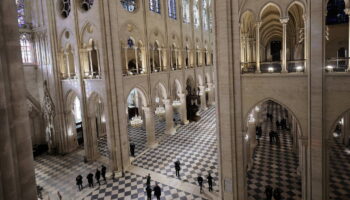 Visite d’Emmanuel Macron à Notre-Dame : alors, quoi de nef ?