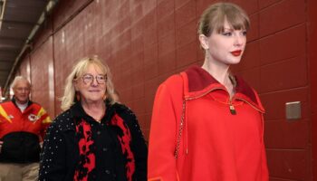 Taylor Swift arrives with Donna Kelce to stadium for Chiefs’ Black Friday matchup despite ‘busy’ schedule