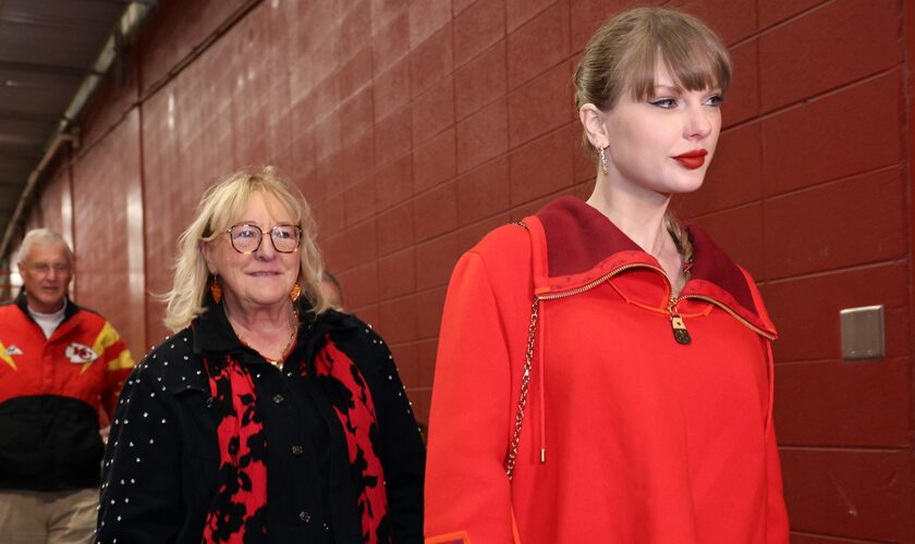 Taylor Swift arrives with Donna Kelce to stadium for Chiefs’ Black Friday matchup despite ‘busy’ schedule