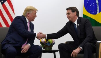 Au Brésil, Jair Bolsonaro mise sur Donald Trump et son élection pour revenir en politique