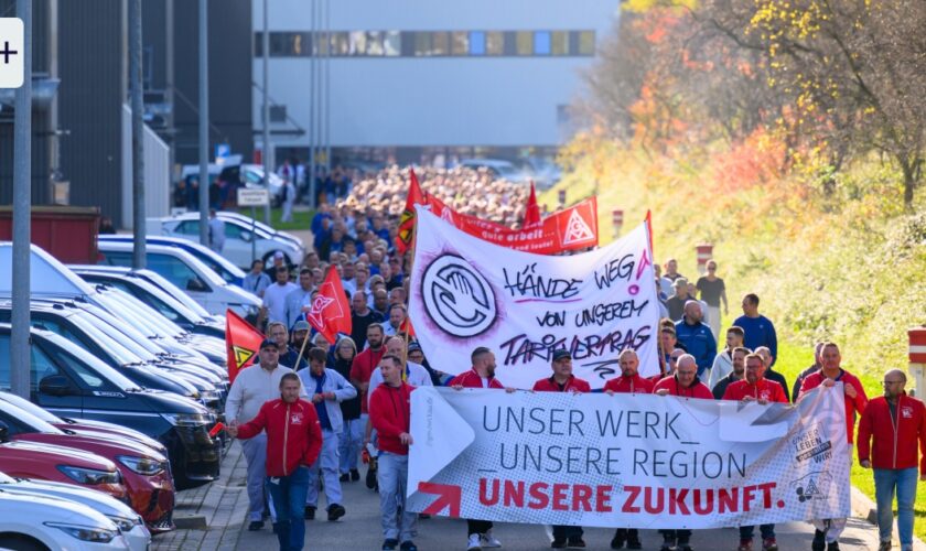 Stockende Transformation: Wie die Autoindustrie auf die Erfolgsspur zurückkehrt