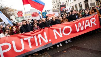 À Berlin, l’opposition russe en exil organise sa première grande manifestation à l’étranger