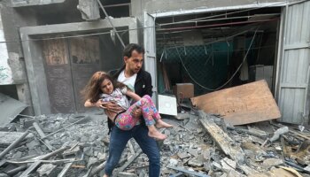 Al menos 30 muertos, entre ellos 13 niños, en los bombardeos israelíes en Gaza