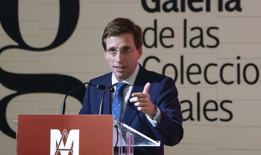 Almeida desvela su estrategia de choque contra las viviendas de uso turístico y carga contra Airbnb: "Les pido que dejen de publicar alojamientos que son ilegales"