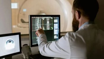 Andalucía lidera un estudio sobre la capacidad de la Inteligencia Artificial para transformar la atención médica