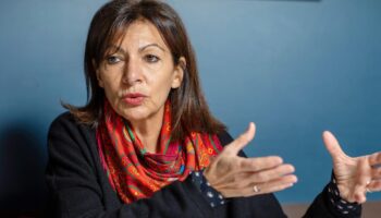 Anne Hidalgo évoque les «attaques trumpistes» de la droite parisienne et laisse planer le doute sur une troisième candidature