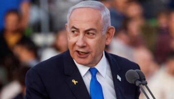 Après les mandats d’arrêt de la CPI, Israël serre les rangs derrière Benyamin Netanyahou, mais redoute l’isolement