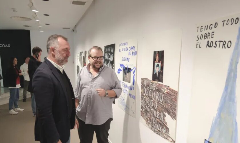 Arte y periodismo dialogan una muestra de Paco Pérez Valencia y Luis de Vega en el Colegio de Arquitectos de Sevilla