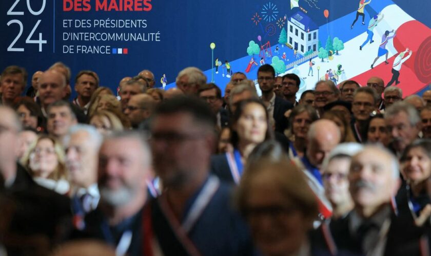 Au congrès des maires, la fronde des élus face aux économies exigées par le gouvernement