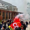 « Aucune usine Michelin n’est à l’abri » : à Clermont-Ferrand, mobilisation contre les fermetures de sites