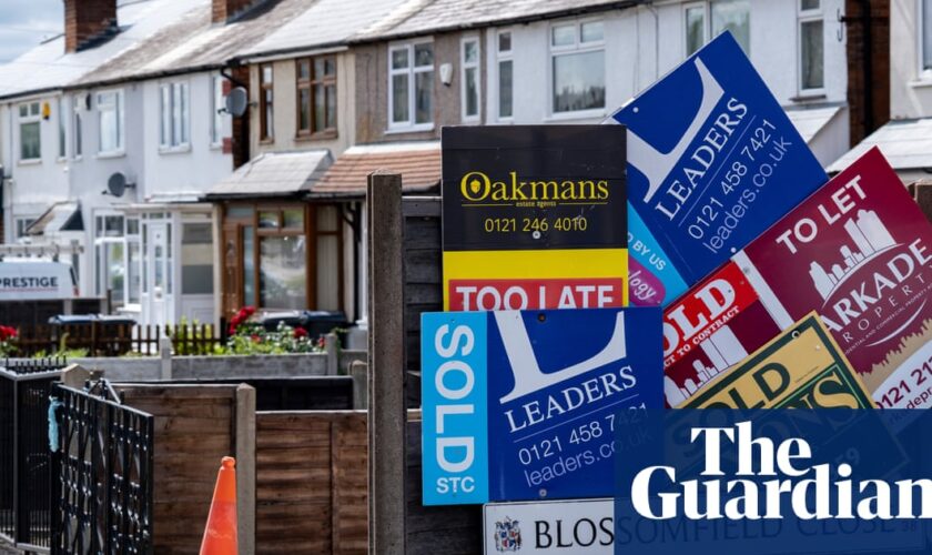 Average asking price for UK home drops by £5,000 in November