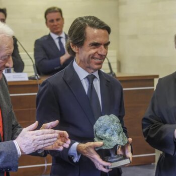 Aznar confiesa que los muros de Silos «han contribuido a hacer de mí lo que soy»