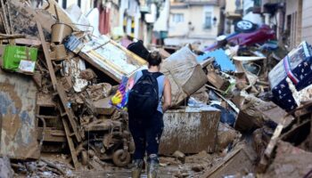 Bactéries, épidémies, moisissures : quels risques sanitaires après les inondations en Espagne ?