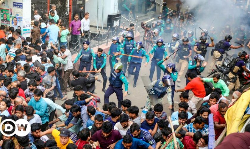 Bangladesh communal tensions grow amid Hindu protests