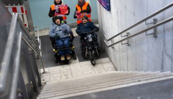 Ein Betroffener berichtete, dass es oft eine Glücksfrage sei, ob der Aufzug gehe. Man fühle sich diskriminiert. Foto: Sven Hoppe