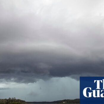 BoM issues severe weather warnings across eastern Australia as thunderstorms bring power outages