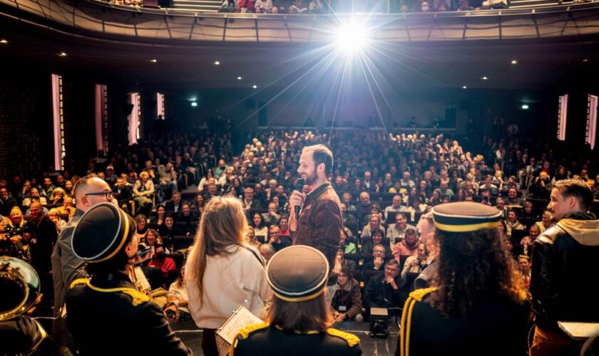 Bonne humeur et musique populaire: la folle tournée du film En fanfare dans le Nord