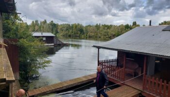 Carrières-sous-Poissy : les chalets flottants de la Galiotte, toujours menacés de destruction