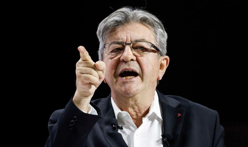 « Ce sera sans LFI » : Jean-Luc Mélenchon accuse le PS « d’organiser un nouveau socle commun »