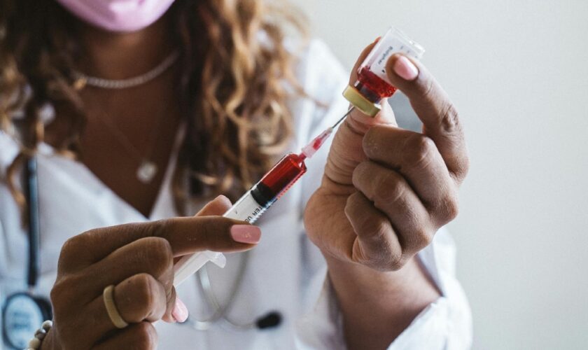 Cette scientifique a soigné son cancer de stade 3 avec des virus qu'elle cultivait en laboratoire