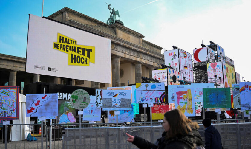 Chute du Mur de Berlin : une Allemagne en crise commémore un "jour heureux"