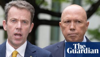 Coalition to help pass bill that would see Australia pay third countries to take unlawful non-citizens