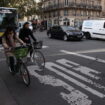 Coups de pression, klaxons… À Paris, un chauffeur de bus mis à pied pour son « combat contre les cyclistes »