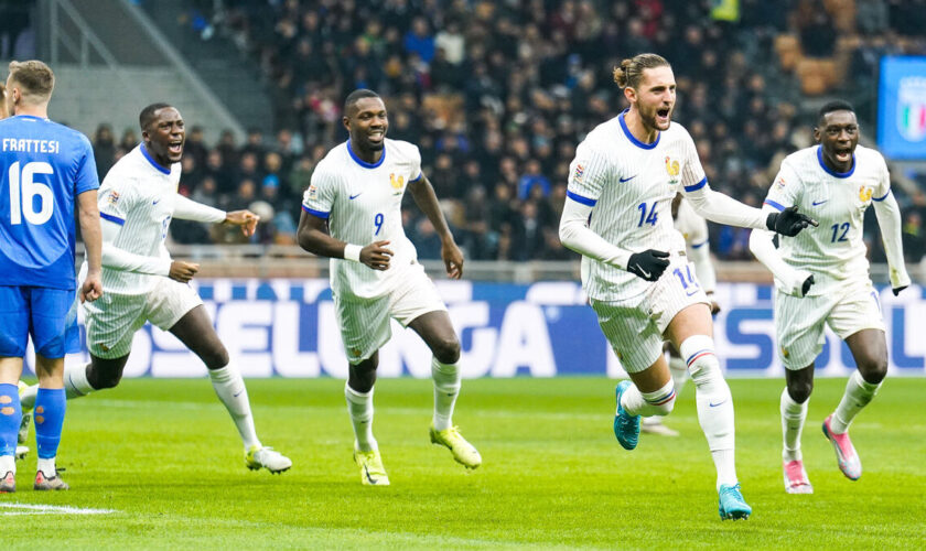 DIRECT. Italie-France (0-1) : les Bleus frappent d'entrée grâce à une jolie tête d'Adrien Rabiot