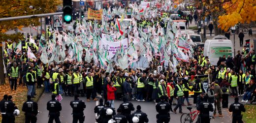 Demonstration in Köln: Kurden fordern Freiheit für PKK-Gründer