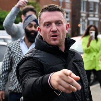 Derrière les émeutes de cet été, Tommy Robinson, le nouveau trublion de l’extrême droite britannique