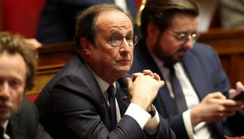 «Doublement condamnable» : François Hollande pourfend la suppression du délit d’apologie du terrorisme voulue par LFI