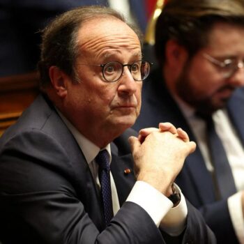 «Doublement condamnable» : François Hollande pourfend la suppression du délit d’apologie du terrorisme voulue par LFI