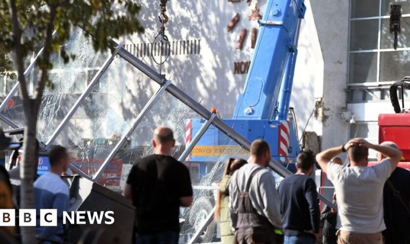 Eight dead in Serbia railway station canopy collapse