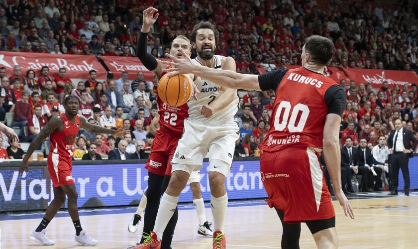 El Real Madrid gana su primer partido a domicilio de la forma más insospechada: cinco bajas, una zona y recital de Hezonja ante el subcampeón