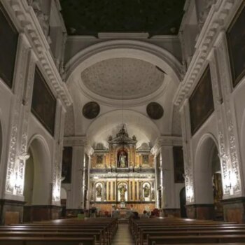 El antiguo templo de San Francisco de Paula de Sevilla, una iglesia vinculada hasta con un Santo Entierro Grande