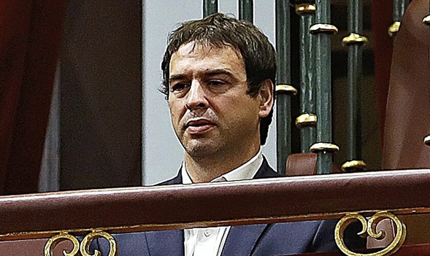 El hermano de Pedro Sánchez y el líder del PSOE extremeño, Miguel Gallardo, citados a declarar como imputados