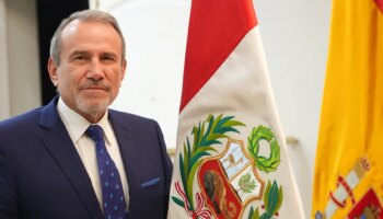 Elmer Schialer, ministro de Exteriores peruano: "Perú no reconoce a Nicolás Maduro porque no ha presentado las actas"