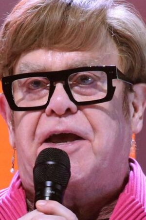 Elton John album on hold because he 'can't see'