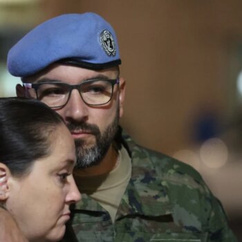 Emoción a raudales en el último adiós a los soldados de Cerro Muriano en su viaje a Líbano