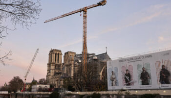 En direct : Emmanuel Macron à Notre-Dame de Paris pour une ultime visite de chantier