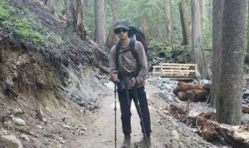 Encuentran con vida a un excursionista que estuvo desaparecido cinco semanas en una región helada inhóspita de Canadá