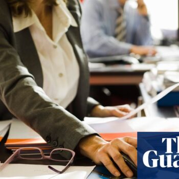 English councils free to adopt four-day week after government drops concerns