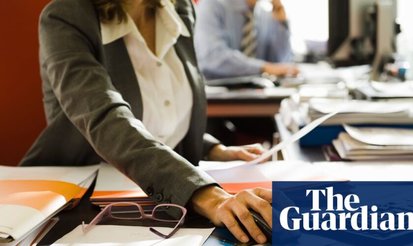 English councils free to adopt four-day week after government drops concerns