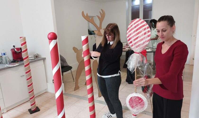 Faute de budget, à Itteville, les habitants fabriquent leurs propres décorations de Noël