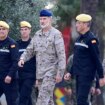 Felipe VI, con los militares desplegados por la Dana en Valencia: "Gracias por estar con nosotros y darnos ánimo para seguir"