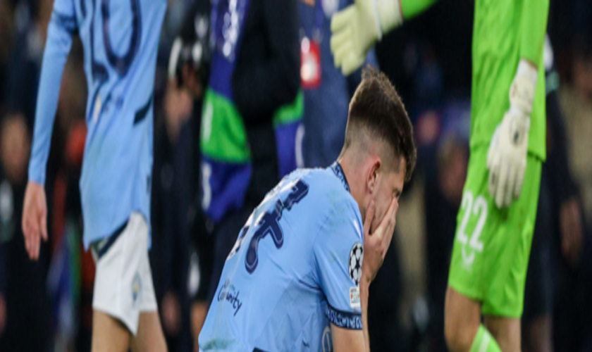 Manchester City's players react after their side's 3-3 draw against Feyenoord