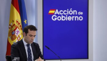 Fuerte malestar en la banca con el ministro Carlos Cuerpo por permitir el 'impuestazo': "No ha pintado nada en la negociación"