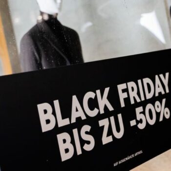 Mehr als 80 Prozent der Menschen in Deutschland wollen die Rabattaktionen rund um den Black Friday nutzen und auf Schnäppchenjag