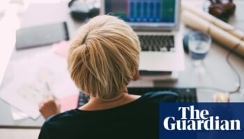 Hybrid working much more likely if staff have a degree, says ONS